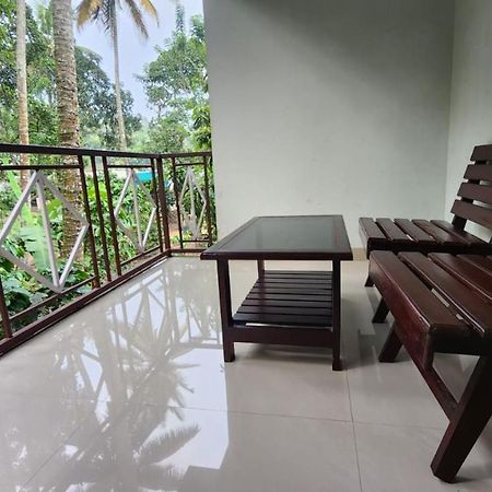 Pknhomestay Kumily Thekkady Esterno foto