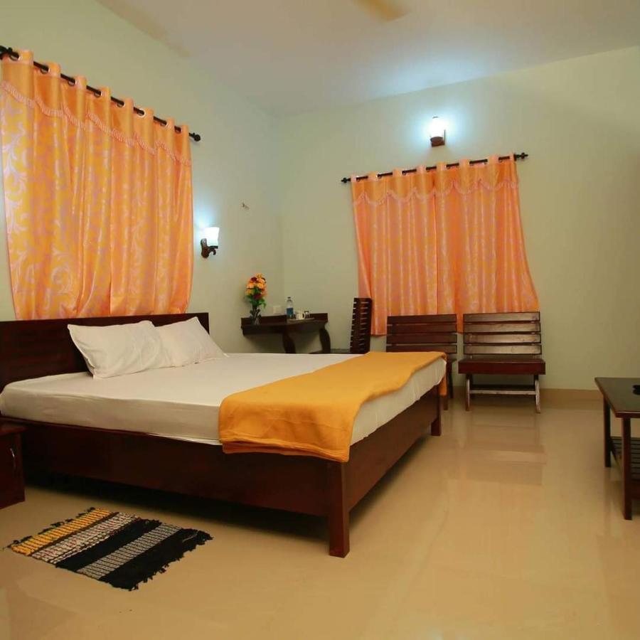Pknhomestay Kumily Thekkady Esterno foto